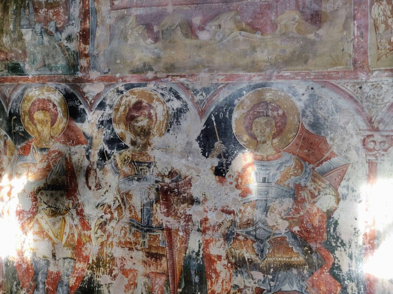 Muurschilderingen in het klooster Sint Paraskevi even buiten Monodendri