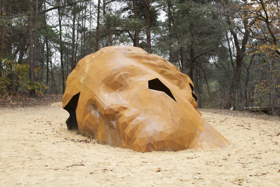Gijs van Vaerenbergh - A Giant Sculpture
