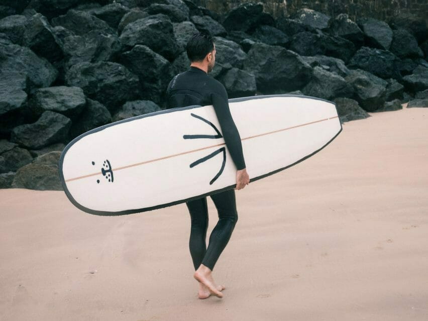 Vrolijke surfplanken van Jean Jullien