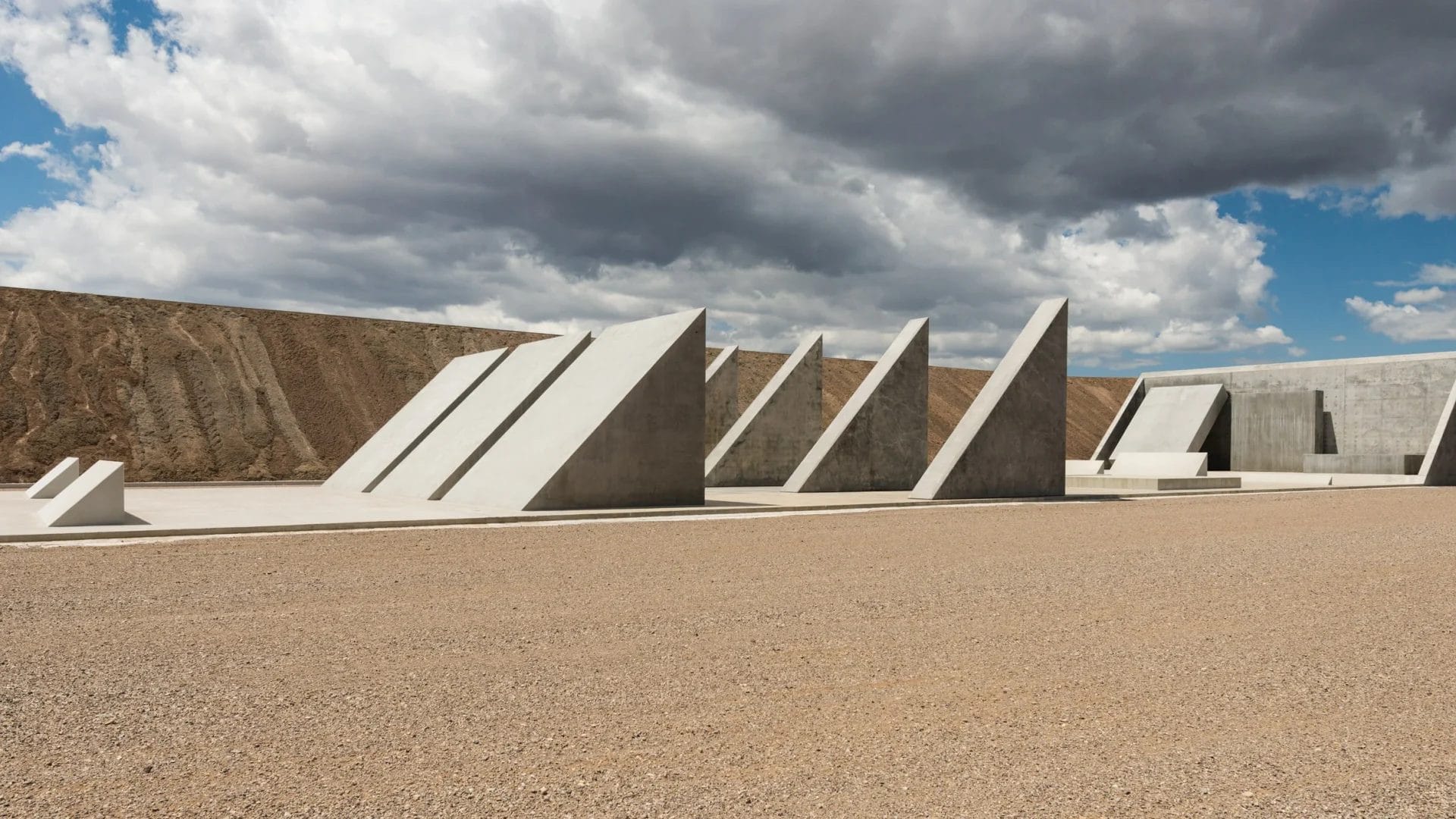 Michael Heizer - City