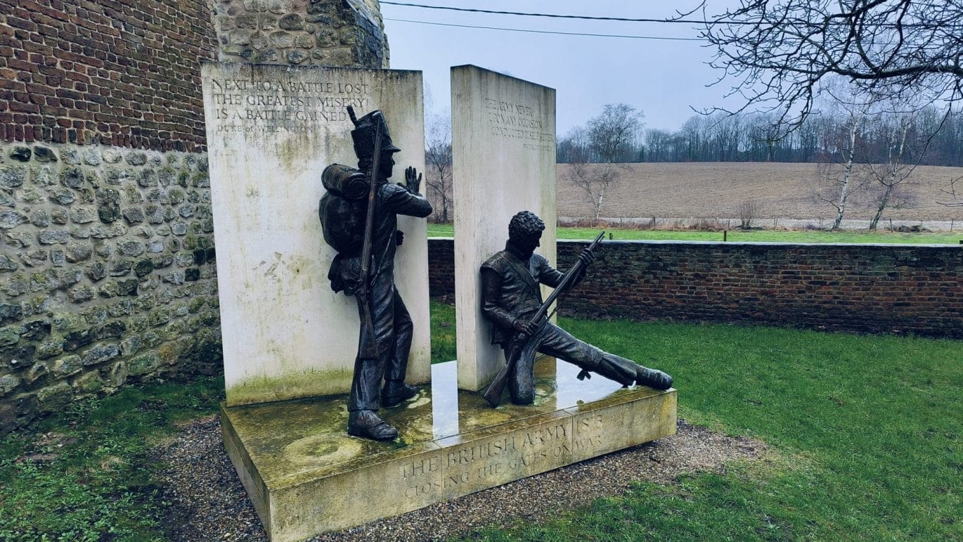 Monument bij de hoeve van Hougoumont
