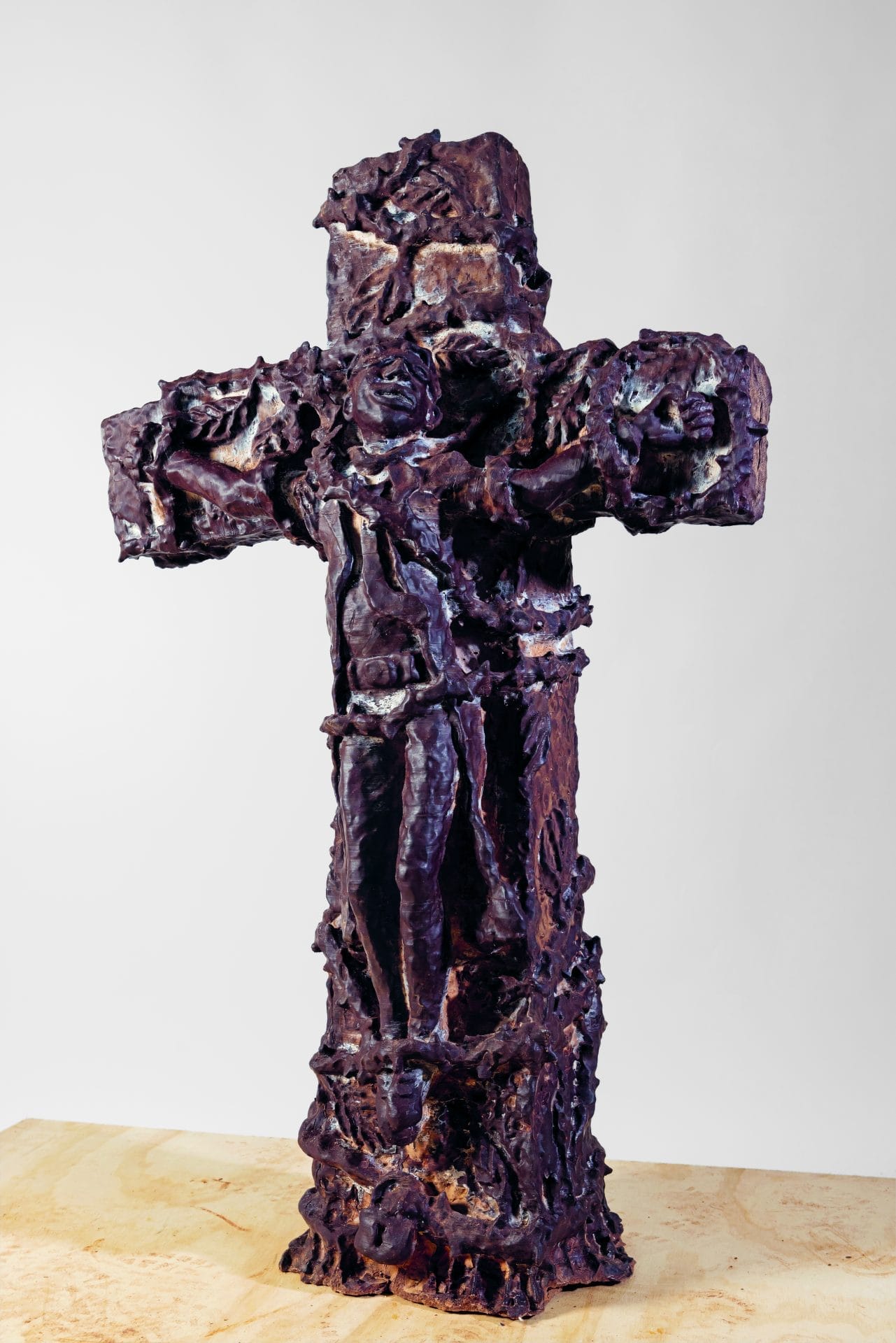 CATPC (Matthieu Kasiama and Ced'art Tamasala), Crucifixion du Bailleur Crucifixion of the Art Collector, 2023. Foto Peter Tijhuis.