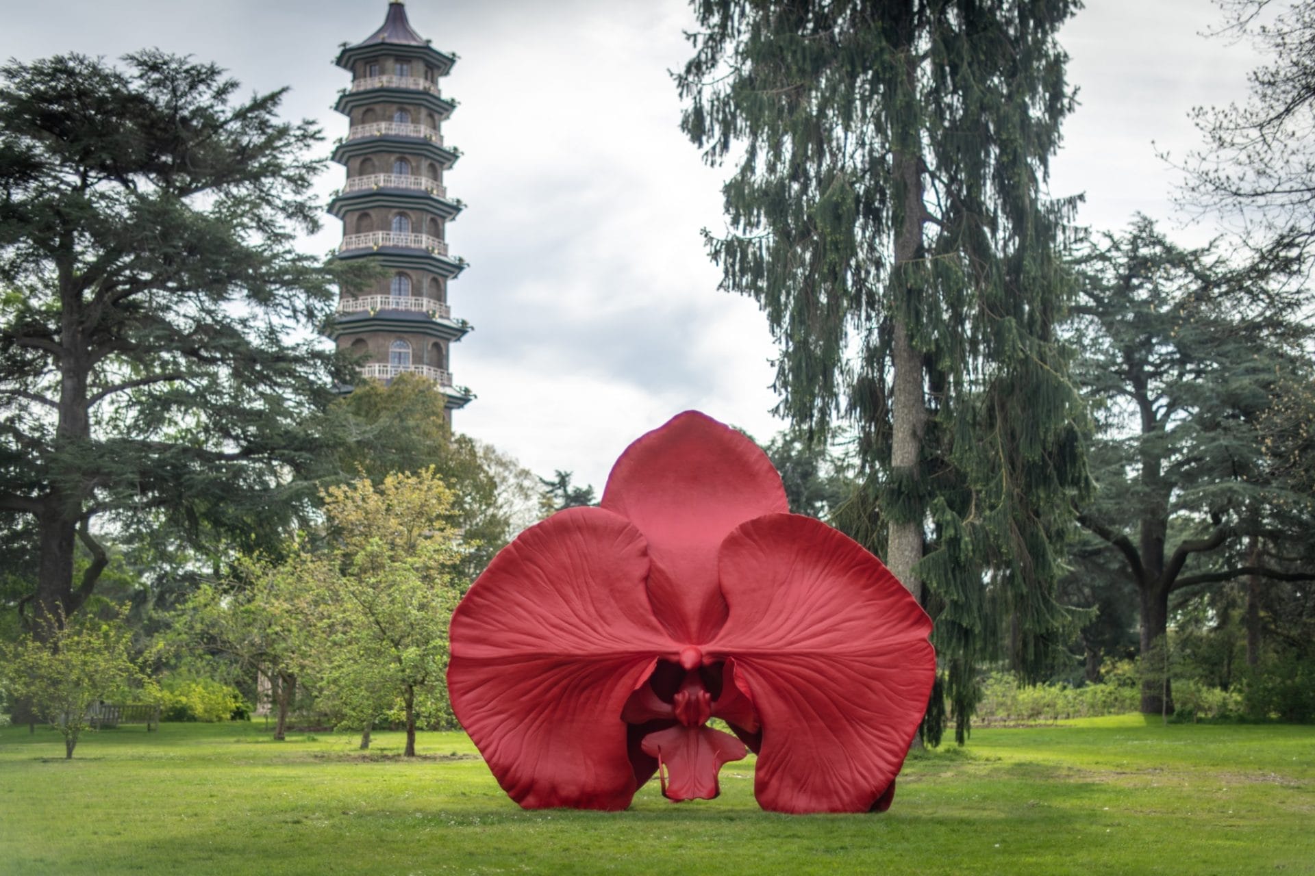 Marc Quinn in Royal Botanic Gardens, Kew