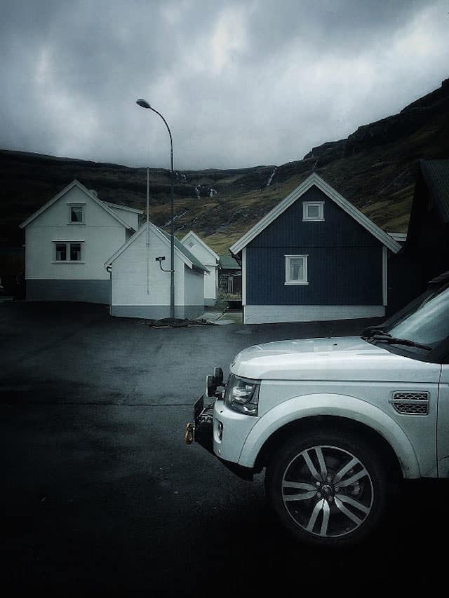 Bezoek aan de Faeröer in een Land Rover