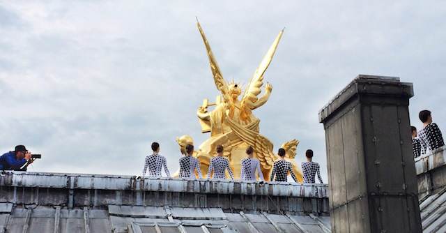 dansers op een dak