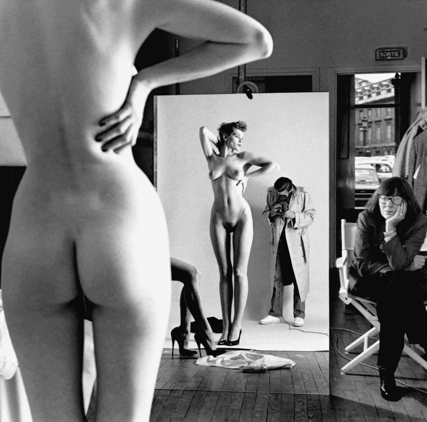 Self Portrait with Wife and Models, Vogue Studio, Paris 1981 © Helmut Newton / Helmut Newton Estate