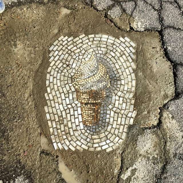 ijsje in pothole