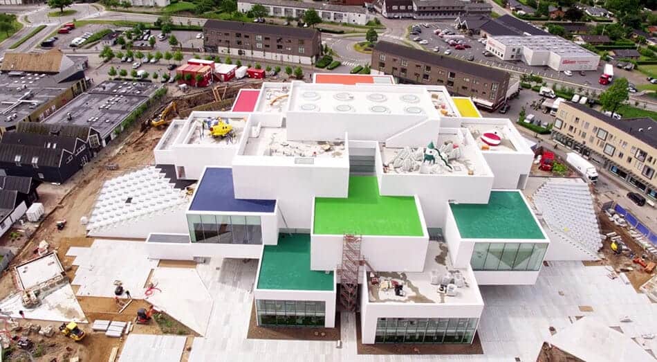 LEGO House vanuit de lucht