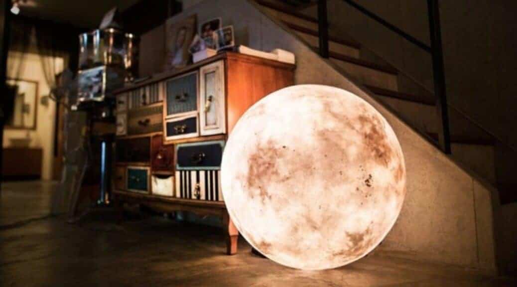 lamp in de vorm van de maan
