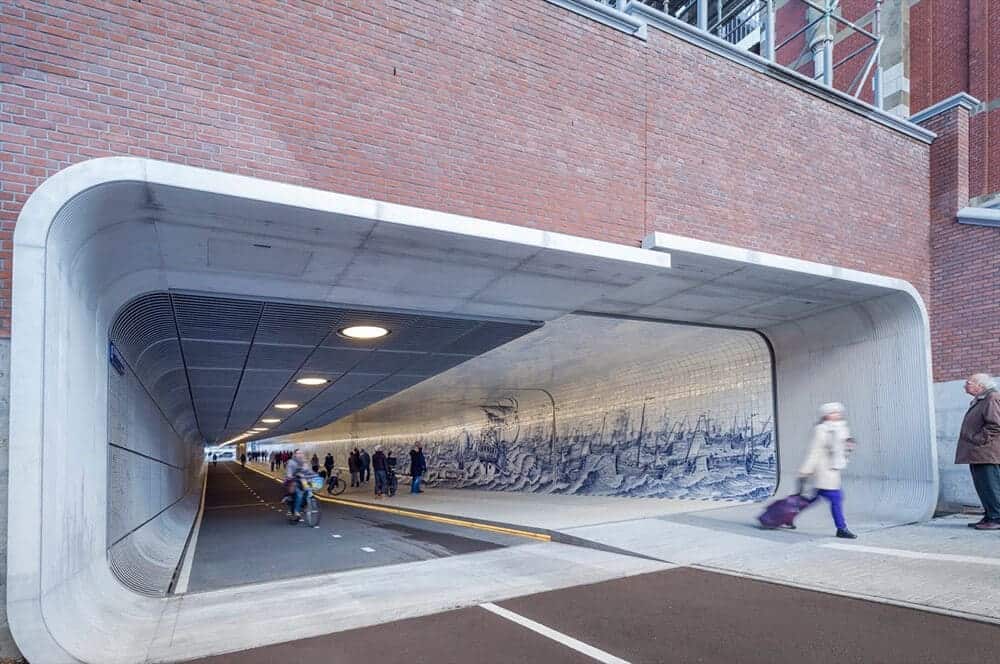 de nieuwe fietstunnel in Amsterdam